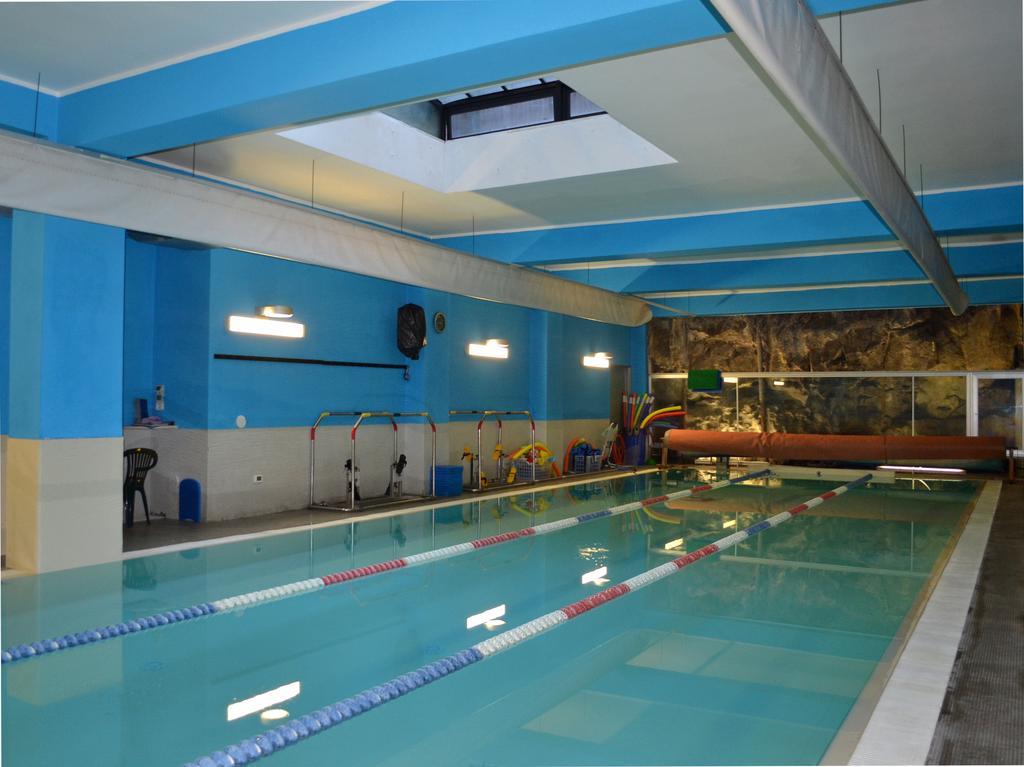 Hotel Acquaplanet Paterno  Exteriör bild