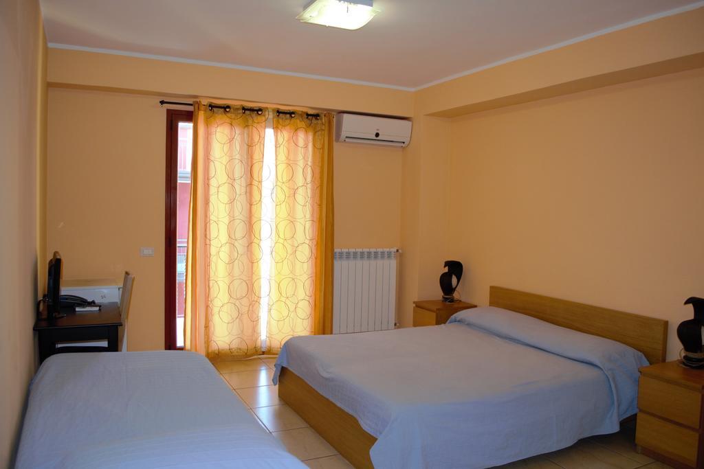 Hotel Acquaplanet Paterno  Exteriör bild