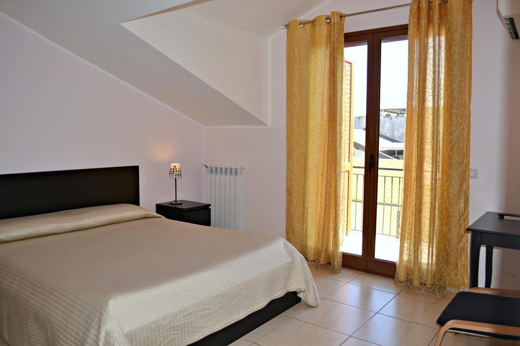 Hotel Acquaplanet Paterno  Exteriör bild